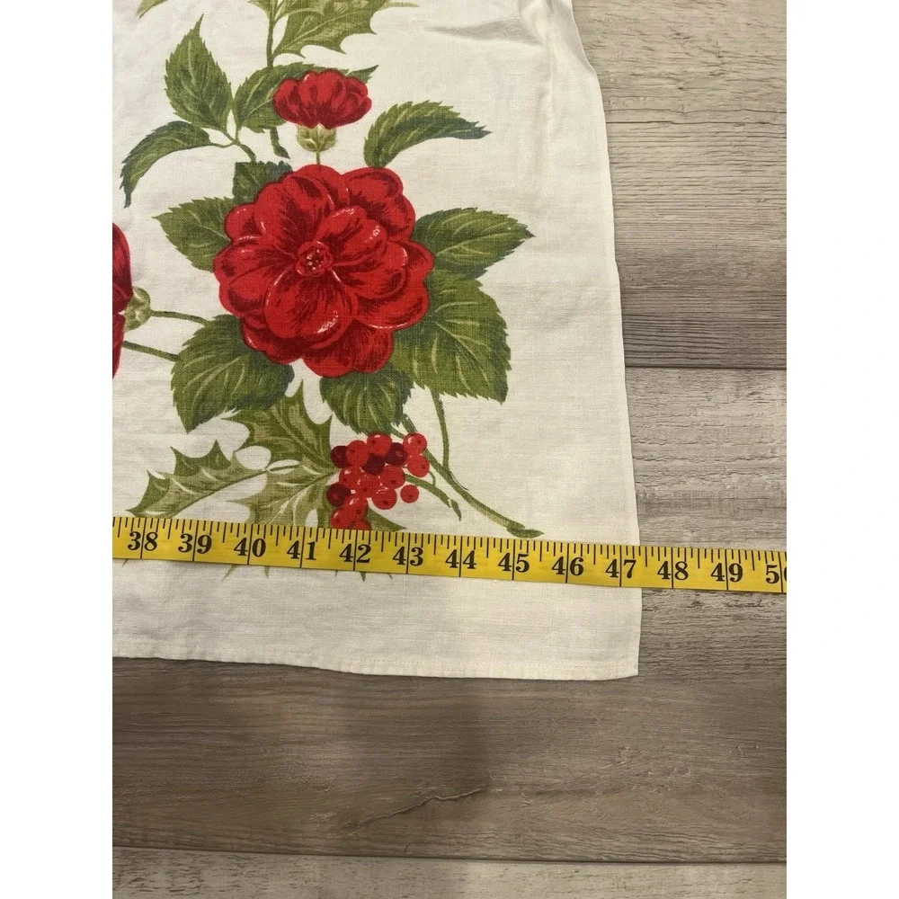 Vtg Holiday White Tablecloth‎ Red Floral Green Holly Berries Pattern Rectangular
